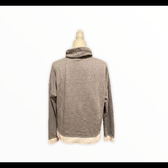 Under Armour Sweatshirts Size Medium - Picture 4 of 5